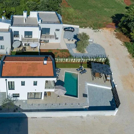 ヴィラ Ivana With Private Pool *