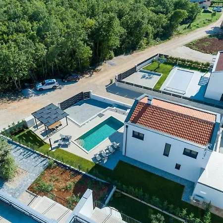 ヴィラ Ivana With Private Pool