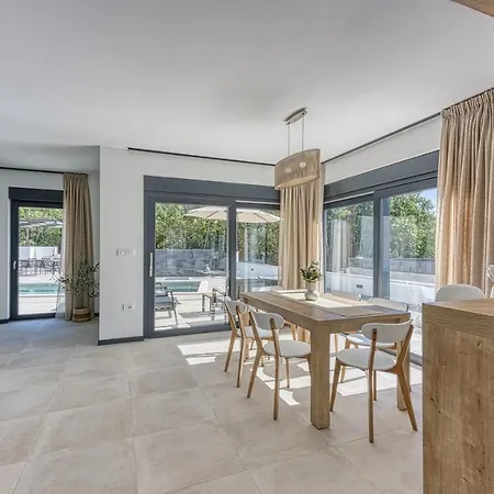 Ivana With Private Pool ヴィラ