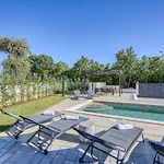 Ivana With Private Pool