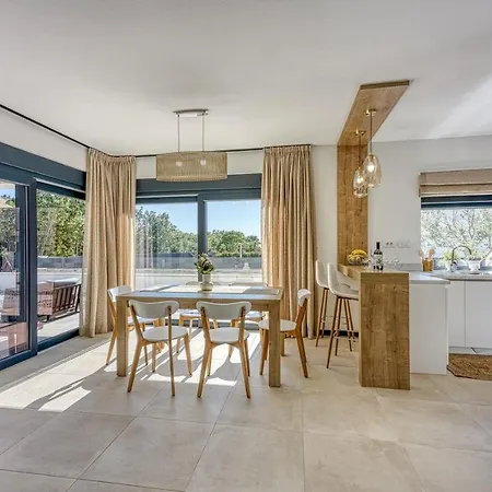 Ivana With Private Pool Nova Vas (Porec)