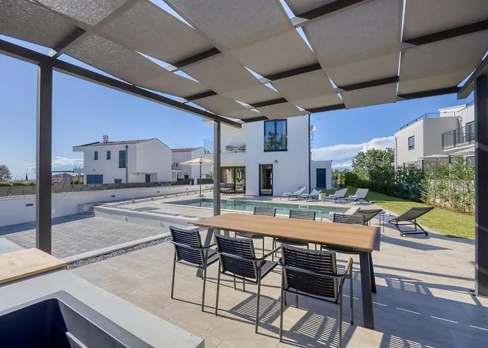 Ivana With Private Pool *