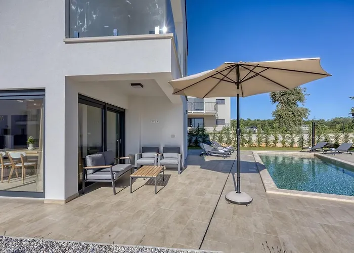 Ivana With Private Pool Vila