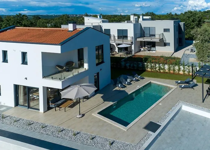 Ivana With Private Pool *