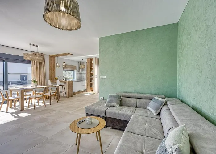 Ivana With Private Pool Vila *